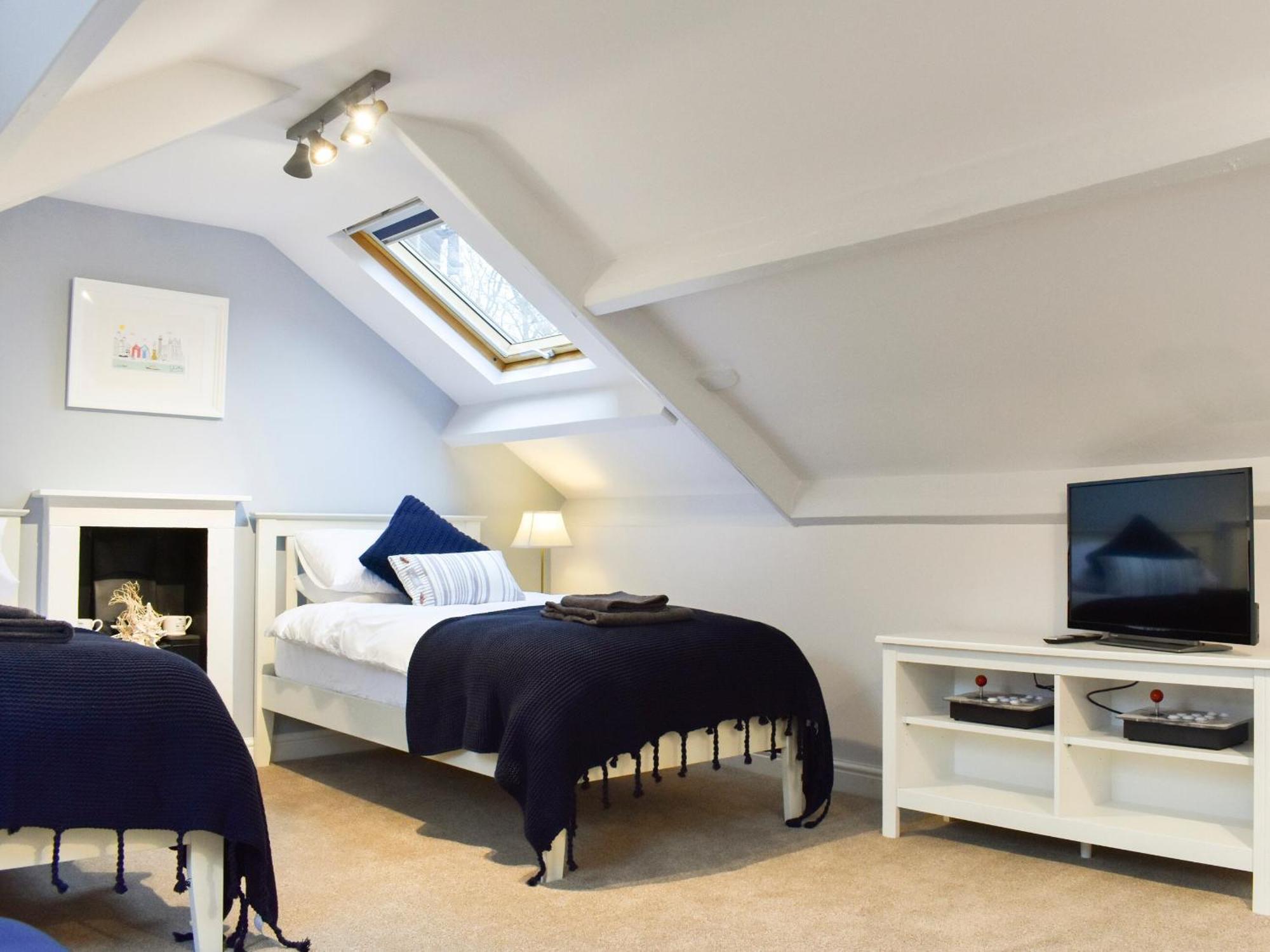 Darton Cottage Уитби Экстерьер фото